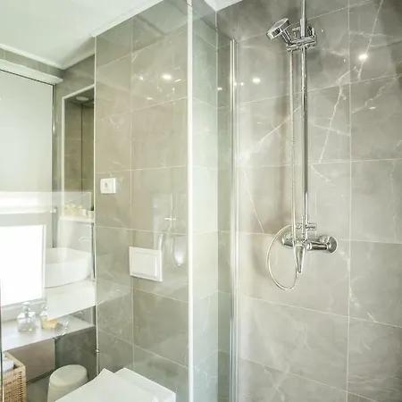 Lucia 3* تروغير