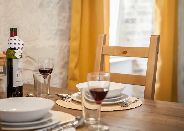 Πανσιόν Lucia 3*