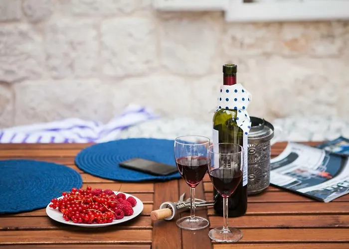 Lucia Τρογκίρ