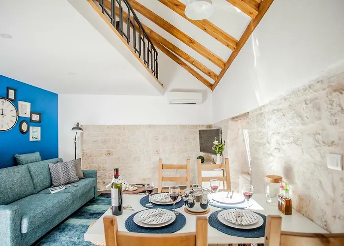 Πανσιόν Lucia