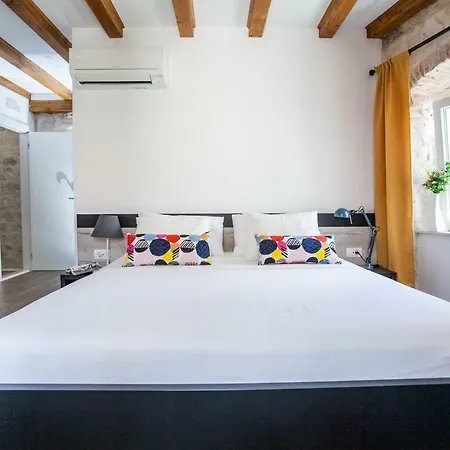 Lucia 3* Trogir