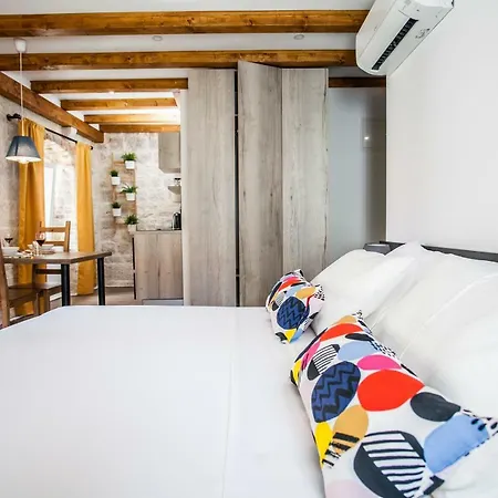 Casa de hóspedes Lucia 3*